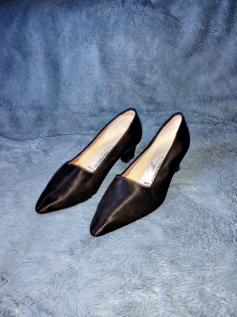 Candie's Black Pointed Toe Heels